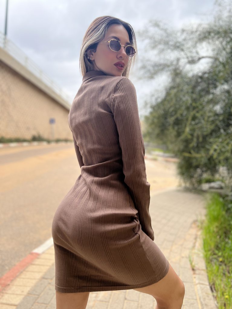 שמלה קלווין קליין