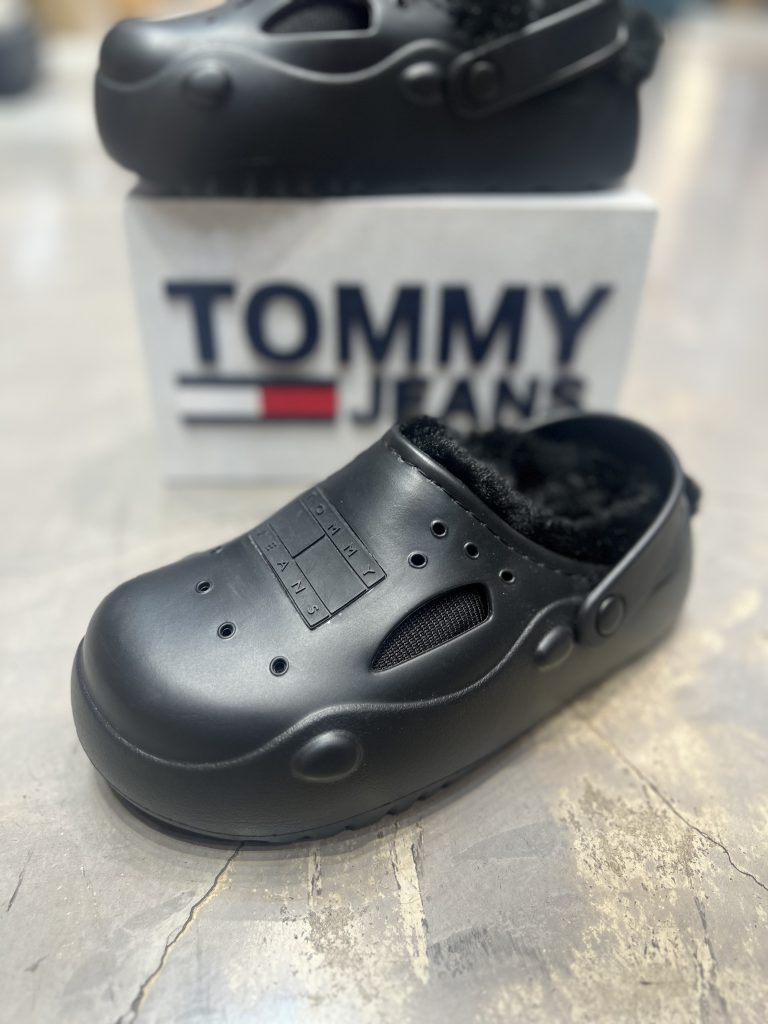 EN02411 TOMMY