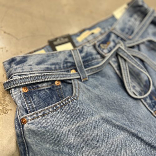 A8701 LEVIS