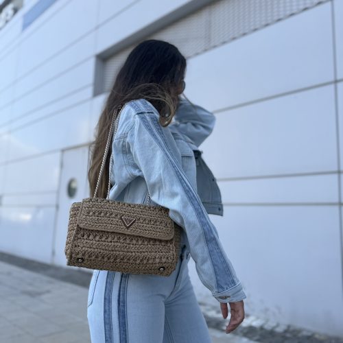 GUESS WG868521