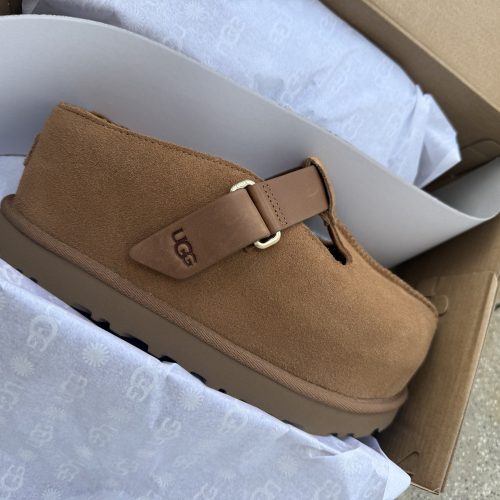 גולדנסטאר קלוג UGG צבע: כאמל