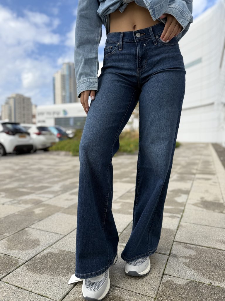 001PZ0001 LEVIS JEANS  -318 WIDE LEG