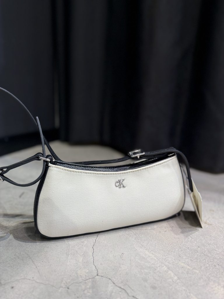 LV04F3347G